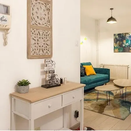 Centre Historique Avec Garage *