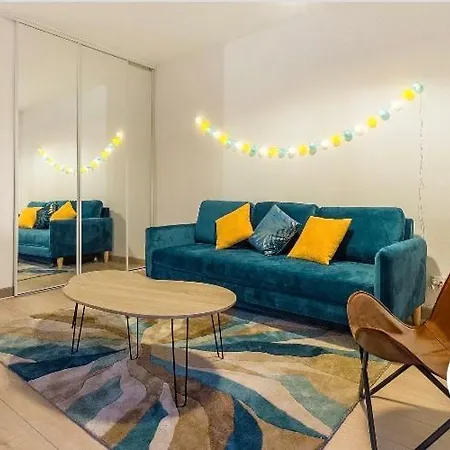 Apartament Centre Historique Avec Garage *