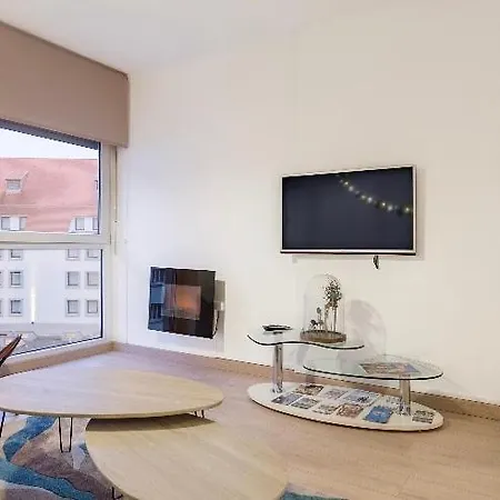 Centre Historique Avec Garage *